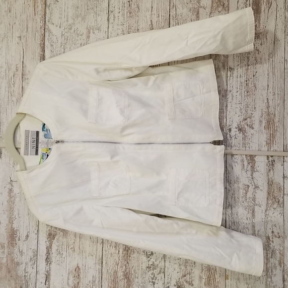 White jacket - Picture 1 of 1